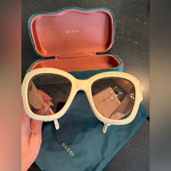 Gucci Sunglasses Acetate in Ivory oversized square frames arms have gold GG logo main image 9